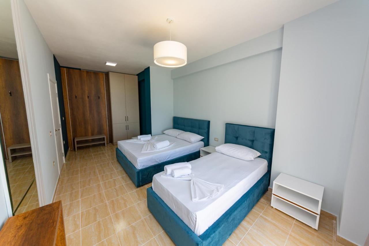 Ponari S Hotel Kryemëdhej Buitenkant foto