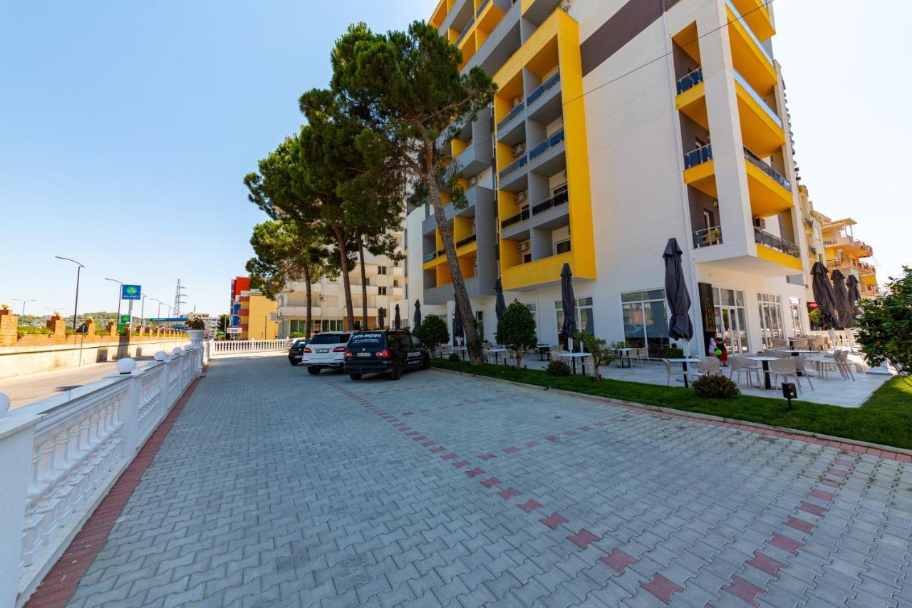 Ponari S Hotel Kryemëdhej Buitenkant foto