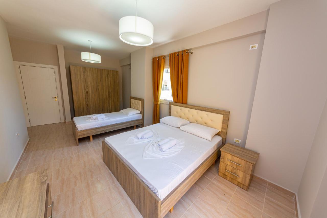 Ponari S Hotel Kryemëdhej Buitenkant foto