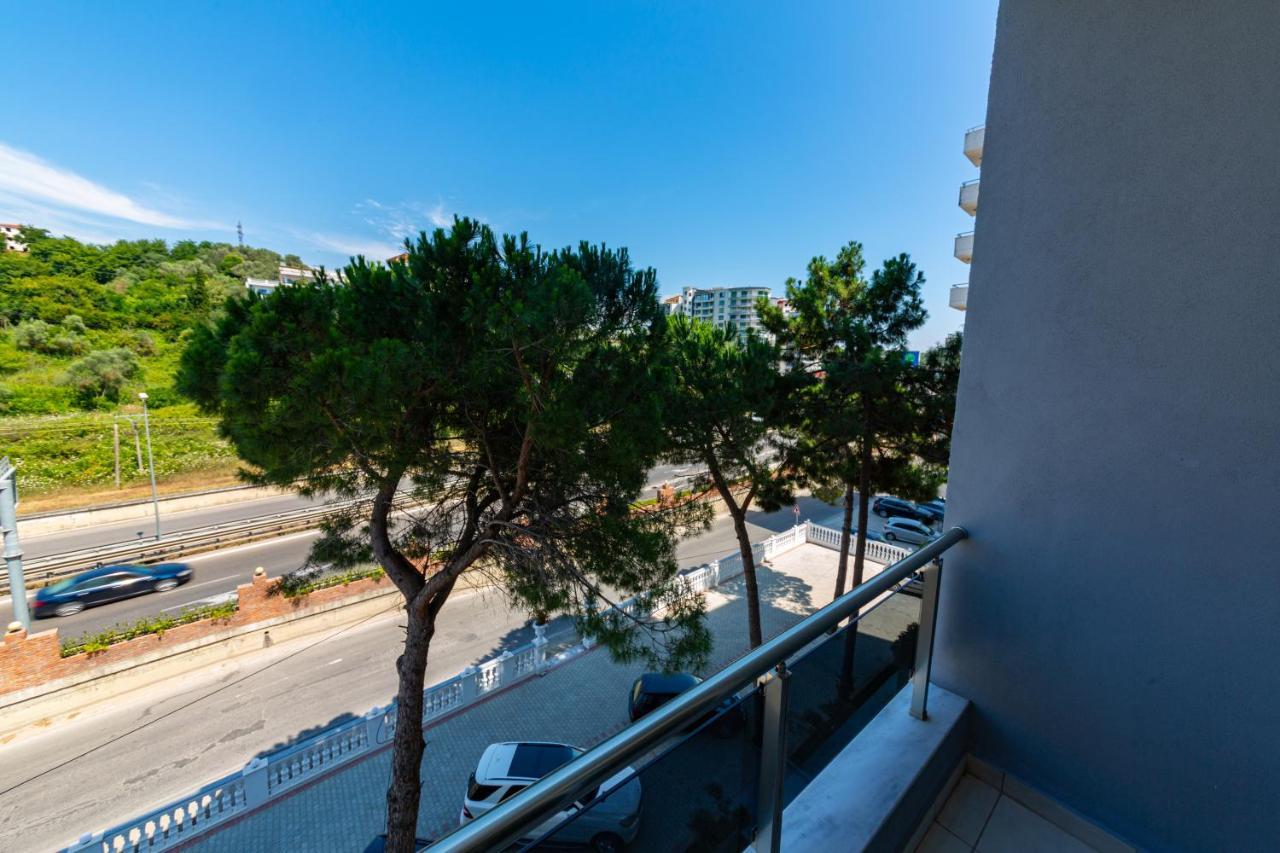Ponari S Hotel Kryemëdhej Buitenkant foto