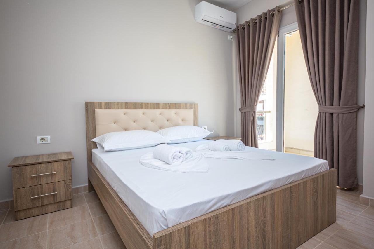 Ponari S Hotel Kryemëdhej Buitenkant foto
