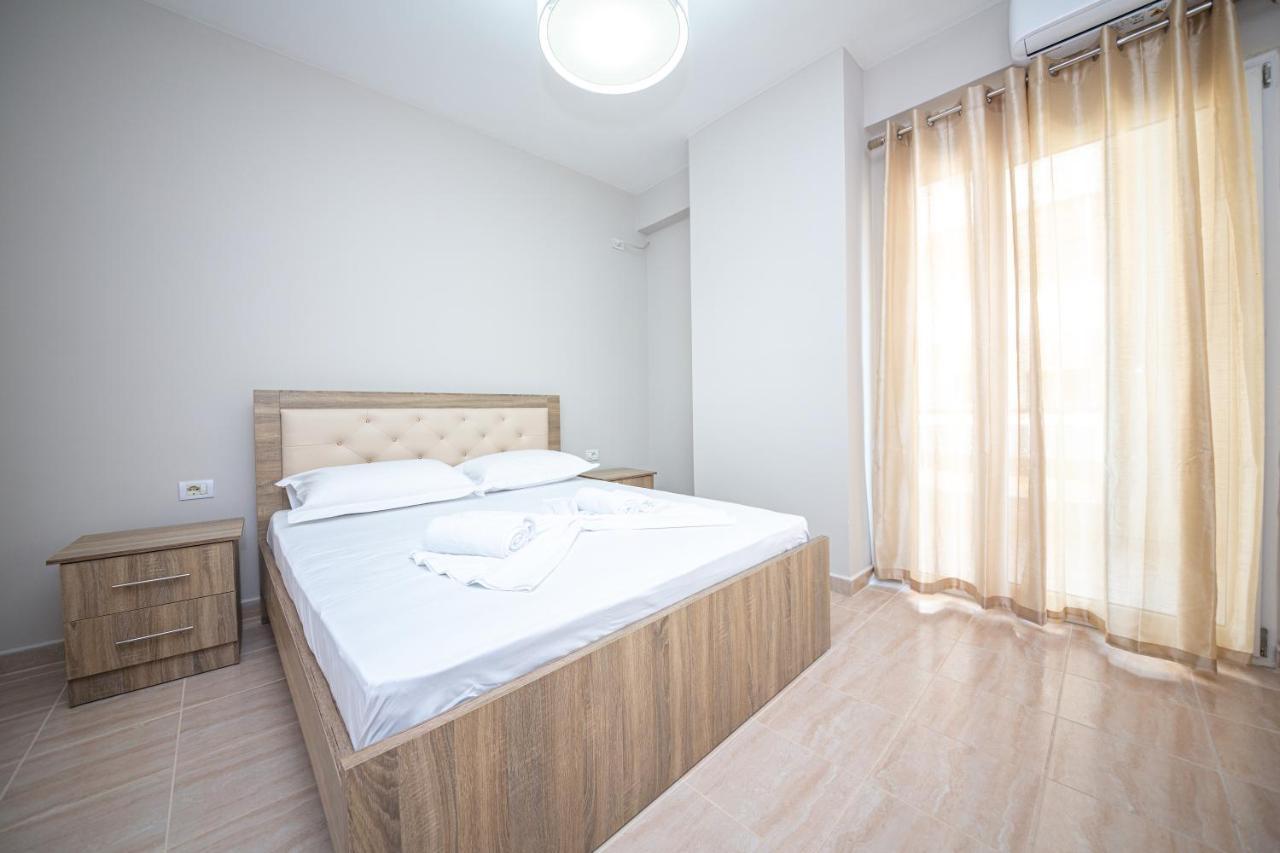 Ponari S Hotel Kryemëdhej Buitenkant foto