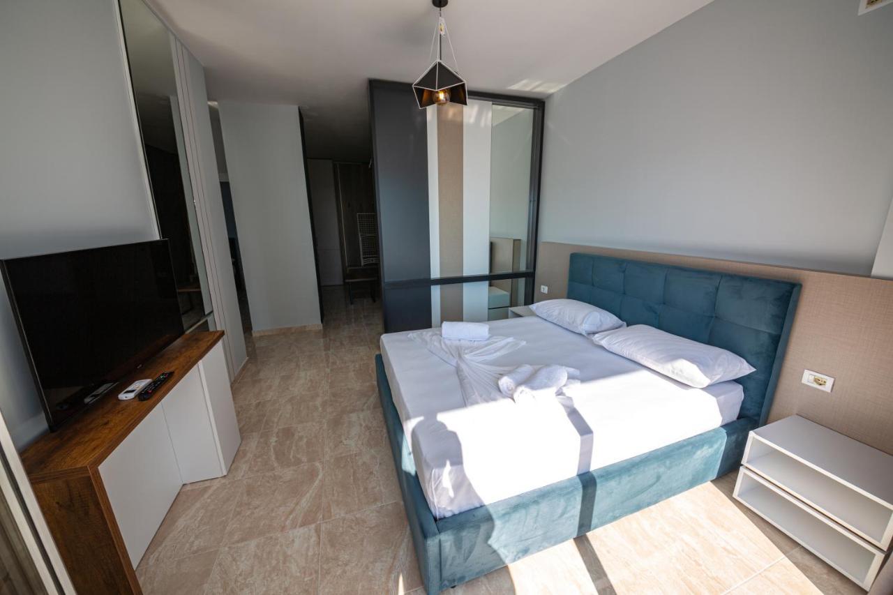 Ponari S Hotel Kryemëdhej Buitenkant foto